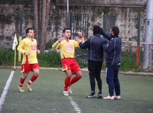 L'esultanza di Bottigliero dopo il gol partita