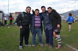 Mister Pirro con Morelli, Di Tella e Avizzano, dopo la vittoria contro il Torre (foto: Sara Barricelli)