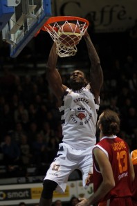 Akindele in azione (Foto Giuseppe Melone)