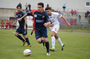 Chiavazzo in azione con la Casertana (Foto Giuseppe Melone)