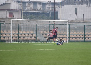 Il gol di Favetta (Foto Giuseppe Melone)