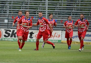 Santini in gol nel match d'andata (Foto Giuseppe Melone)