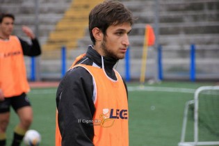 Armando Perretta con la maglia del Savoia (foto CignoArt)