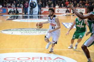 Michele Vitali in azione contro Avellino (Foto Giuseppe Melone)