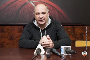 Coach Molin in conferenza (Foto Buco)