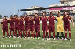 Foto di squadra per l'Aversa Normanna