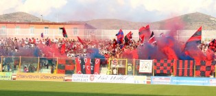 La tifoseria della Casertana (foto Scialla)