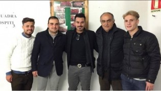 Roberto D'Auria al centro della foto con Incarnato, il ds Governucci, il presidente Muro ed Esposito