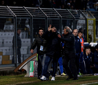 Il presidente del matera Columella al momento dell'espulsione