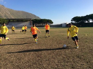 Peppe Rosi e Alfonso Camorani in una partita di riscaldamento (foto Antimo Cusano)