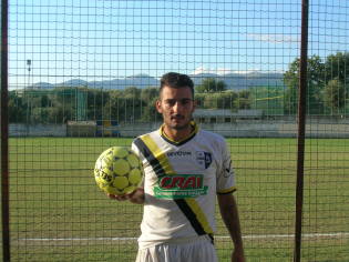 Sergio Barone Lumaga con la maglia della Sessana