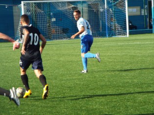 Signorelli in azione domenica scorsa contro l'Arzanese (foto Gino Ragnino)