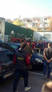 La lunga attesa fuori lo stadio