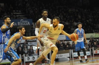 Ghiacci in azione contro Sassari (Foto Filauro)