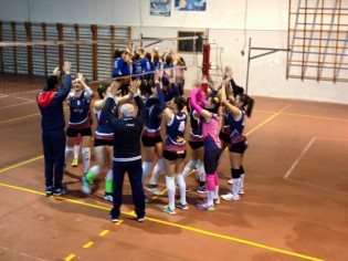 L'Alp Volley festeggia col Lacco Ameno