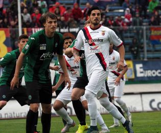 Alfageme in azione contro il Pordenone (Foto Scialla)