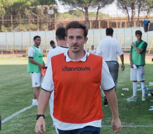 L'allenatore Andrea Tedesco (Foto Giuseppe Scialla)