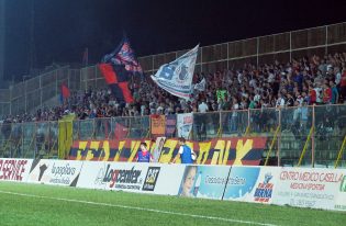 I tifosi della Casertana (Foto Giuseppe Scialla)