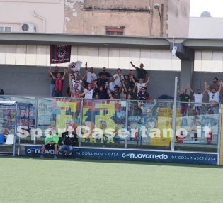 I tifosi della Casertana a Francavilla (Foto Giuseppe Scialla)