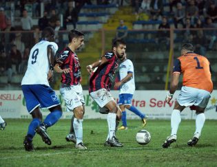 Un'azione della gara (Foto Giuseppe Scialla)